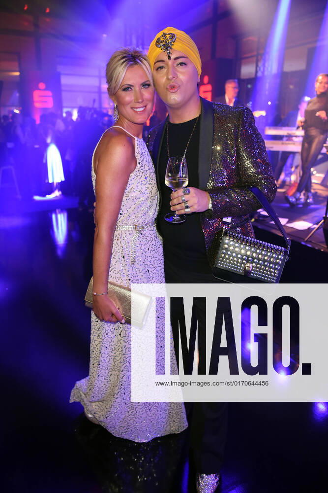 Kamilla Senjo, Julian F. M. Stöckel bei der GOLDENE HENNE 2022 in der Media City in Leipzig am 07.10.2022 - Aftershowparty