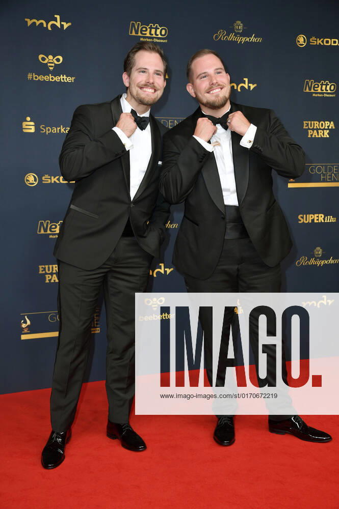 Dennis Wolter und Benjamin Wolter bei der 28. Verleihung der Goldenen Henne 2022 im Studio 3 der Media City des MDR. Berlin