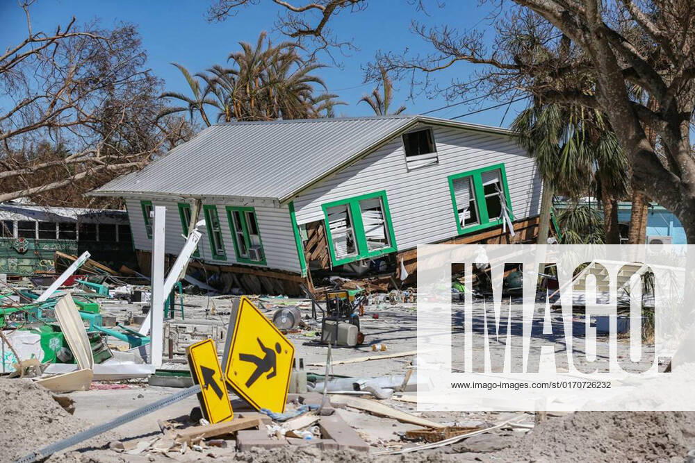 A damaged home caused by Hurricane Ian seen along Fort Myers Beach, Florida, on Monday, Oct. 3, 2022. - ZUMAm67_ 20221010_zaf_m67_001