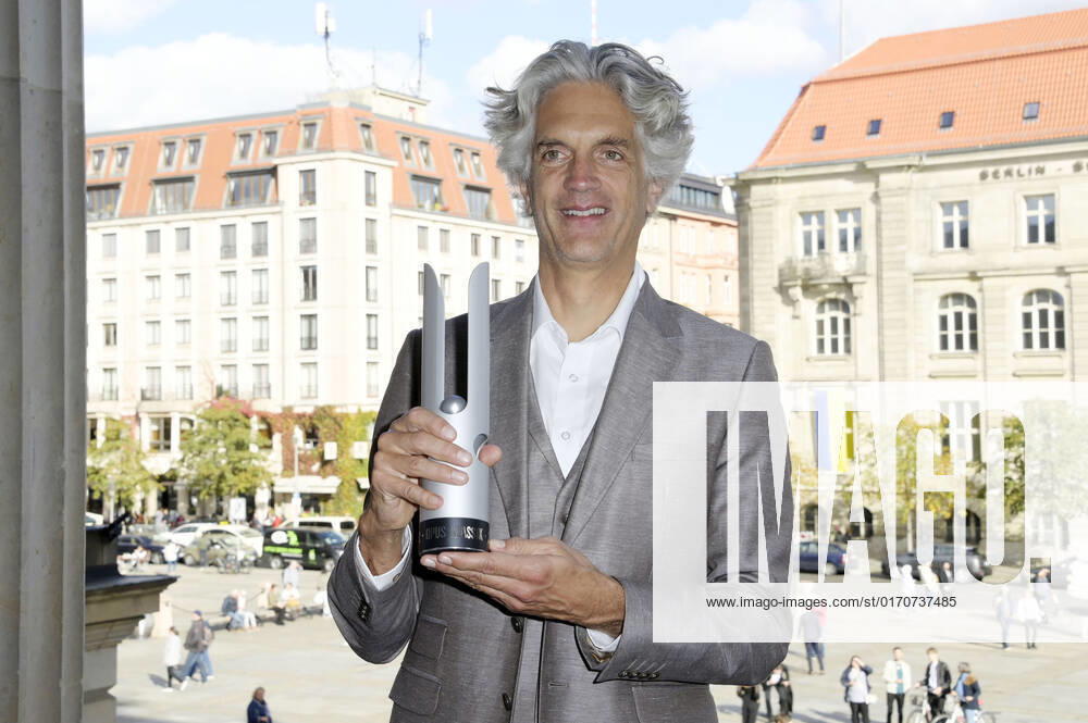 Dominik Wollenweber bei der Verleihung des Opus Klassik 2022 im Konzerthaus am Gendarmenmarkt. Berlin