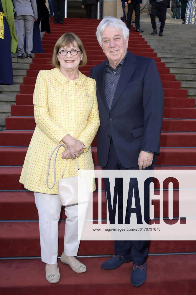 Rolf Zuckowski mit Ehefrau Monika bei der Verleihung des Opus Klassik 2022 im Konzerthaus am Gendarmenmarkt. Berlin