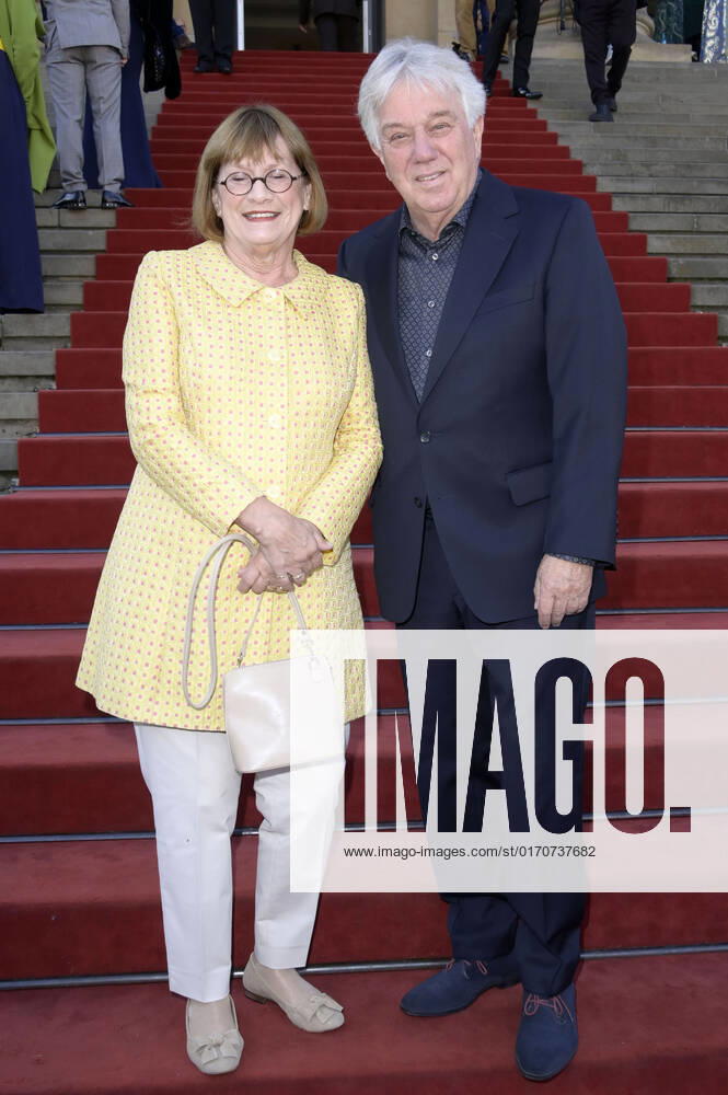 Rolf Zuckowski mit Ehefrau Monika bei der Verleihung des Opus Klassik 2022 im Konzerthaus am Gendarmenmarkt. Berlin
