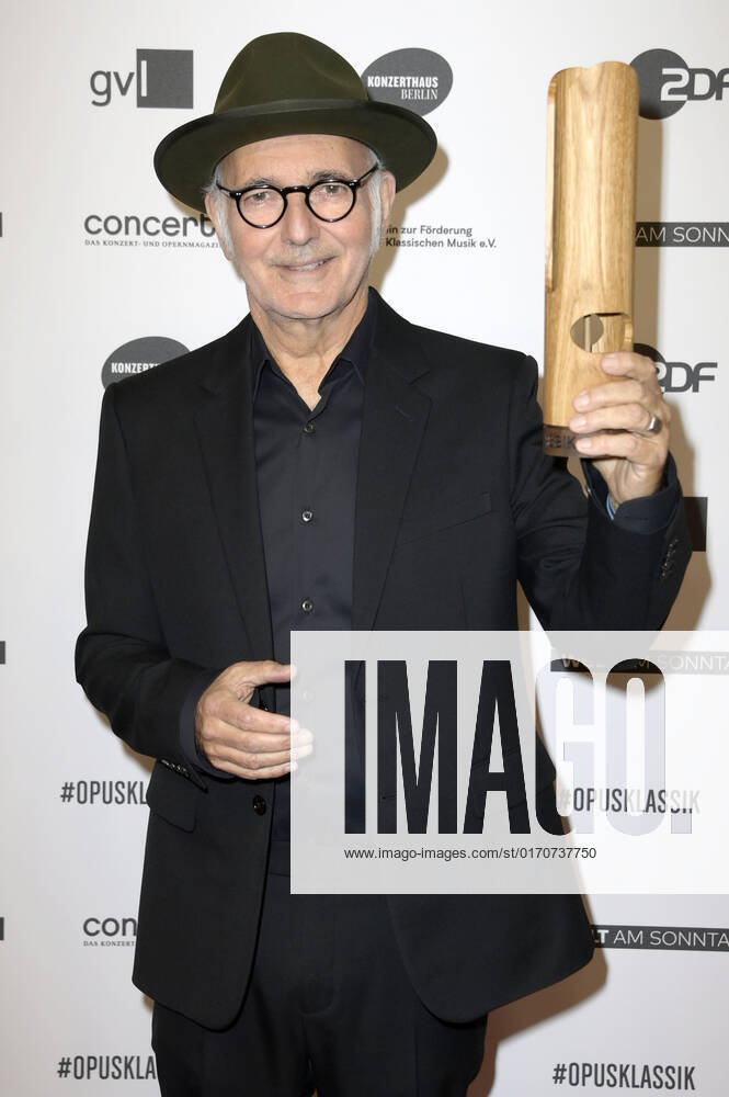 Ludovico Einaudi bei der Verleihung des Opus Klassik 2022 im Konzerthaus am Gendarmenmarkt. Berlin