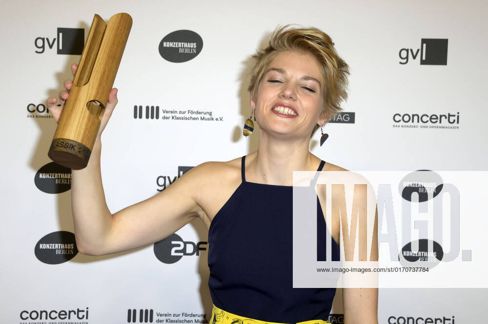 Magdalena Hoffmann bei der Verleihung des Opus Klassik 2022 im Konzerthaus am Gendarmenmarkt. Berlin