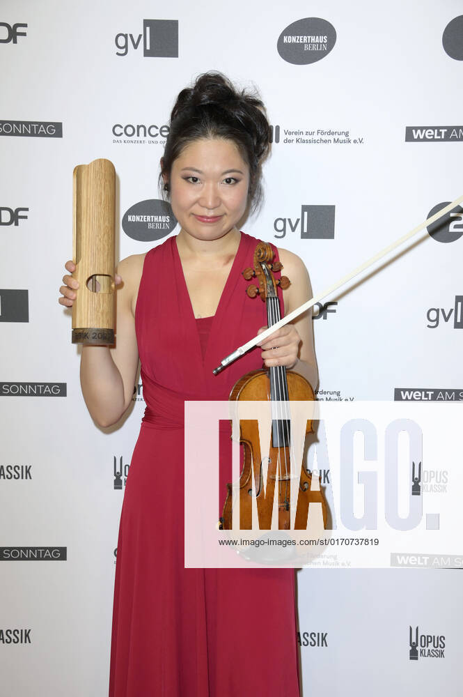 Tianwa Yang bei der Verleihung des Opus Klassik 2022 im Konzerthaus am Gendarmenmarkt. Berlin