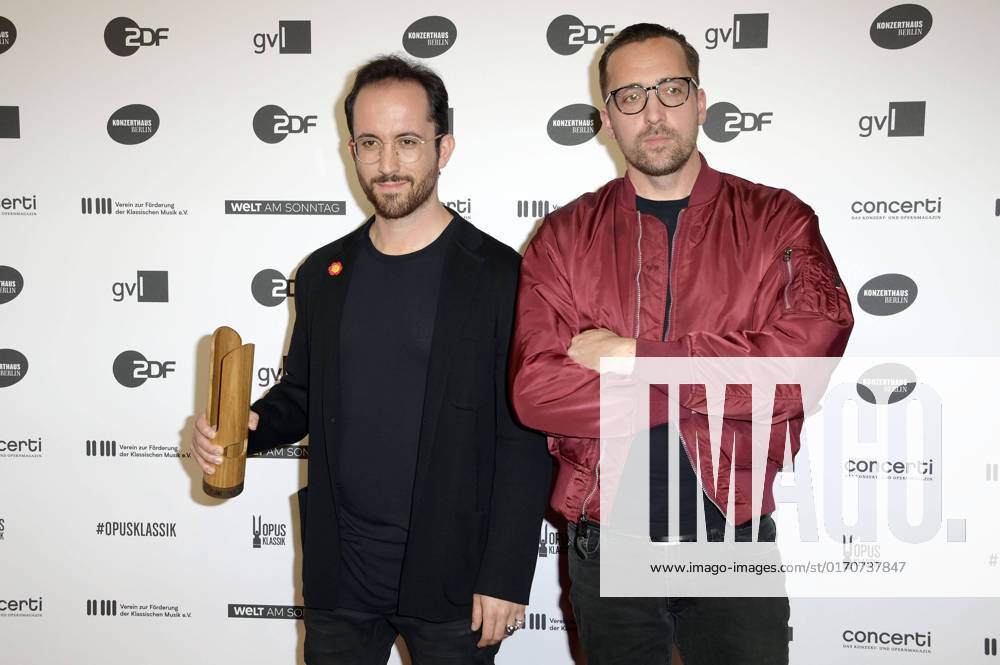 Igor Levit und Danger Dan bei der Verleihung des Opus Klassik 2022 im Konzerthaus am Gendarmenmarkt. Berlin