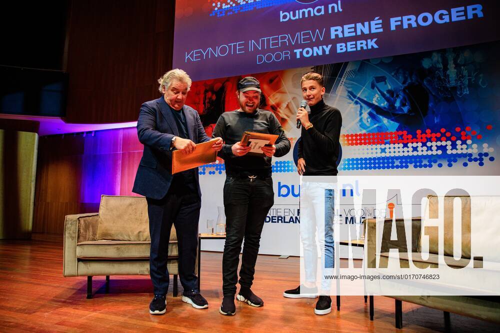 2022-10-10 14:23:23 UTRECHT - Singer Rene Froger and Donnie receive the Buma NL Award in the category Most Successful Single from Mart Hoogkamer in TivoliVredenburg. ANP LEVIN DEN BOER netherlands out - belgium out