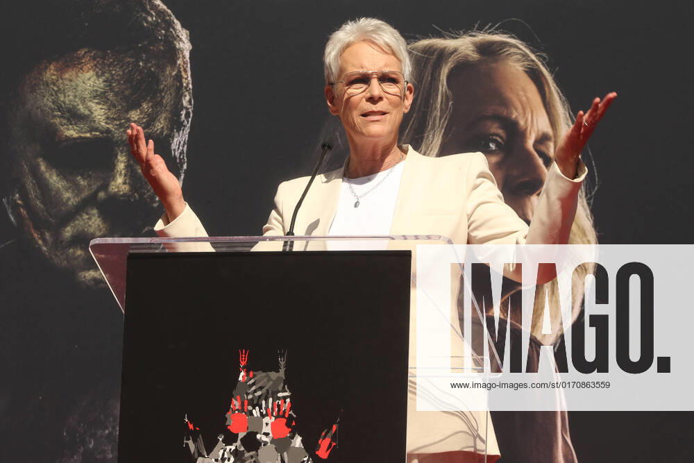 HOLLYWOOD, CA - OCTOBER 12: Jamie Lee Curtis Halloween Ends Hand and Footprint Ceremony at The TCL Chinese Theater in Hollywood, California on October 12, 2022.