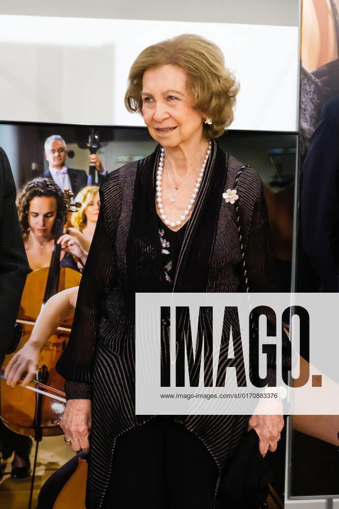 Queen Sofia attends the presentation of the XXXIX Queen Sofia Award for Musical Composition to Nuria Nunez for her work Enjambres at the Teatro Monumental in Madrid. Madrid Spain - ZUMAs197 20221013_zaa_s197_128