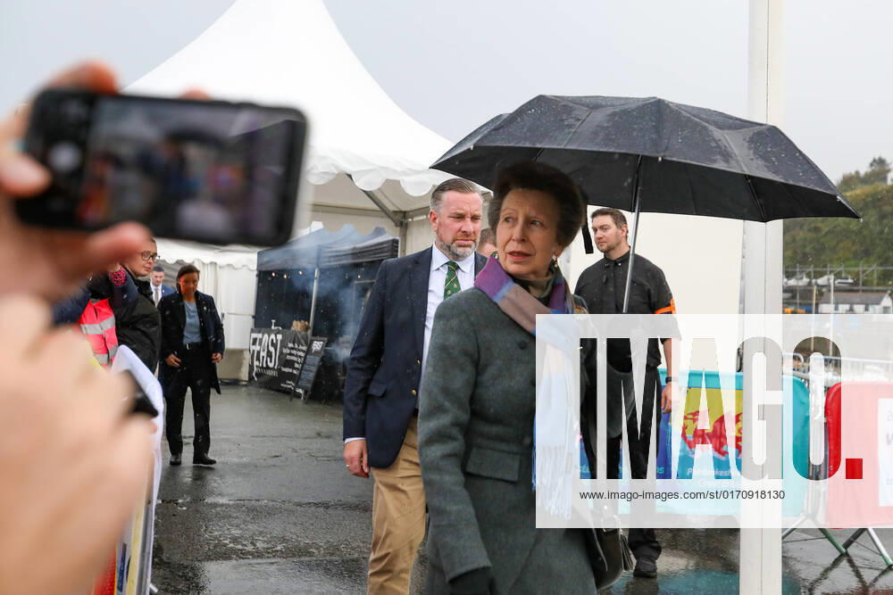 Princess Anne visits Saundersfoot in Wales to unveil a plaque on the new coastal Schooner Free Spirit Featuring: Princess Anne Where: Saundersfoot, Wales, United Kingdom When: 14 Oct 2022 Credit: Joann Randles Cover Images