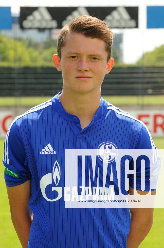 Fabian Reese ( Schalke 04 Portrait ) 24.07.2014 --- Fussball --- Juniorenbundesliga --- Teampräsentation Schalke 04 U 19 Saison 2014 15 EP_ttl