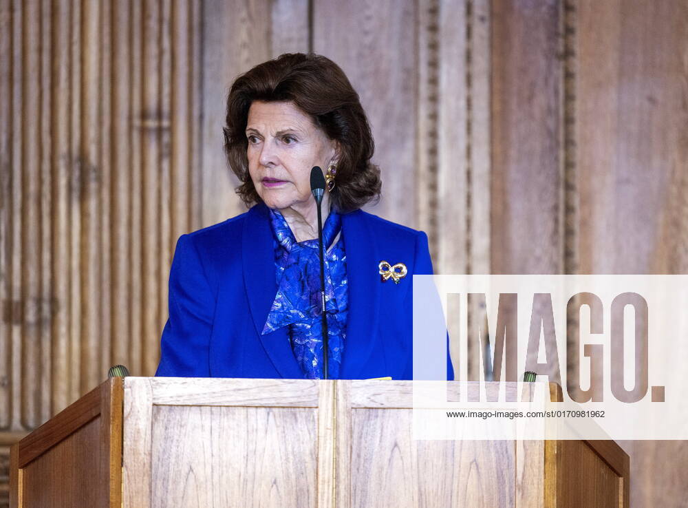 STOCKHOLM 20221018 Queen Silvia presents the Child10 prize in the Bernadotte Library at Stockholm Palace STOCKHOLM SWEDEN