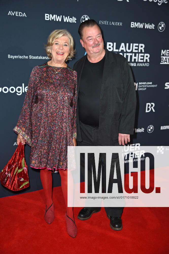 Jutta Speidel, Peter Kurth bei der Preisverleihung Blauer Panther TV & Streaming Award in der BMW-Welt in München am 19.10.2022