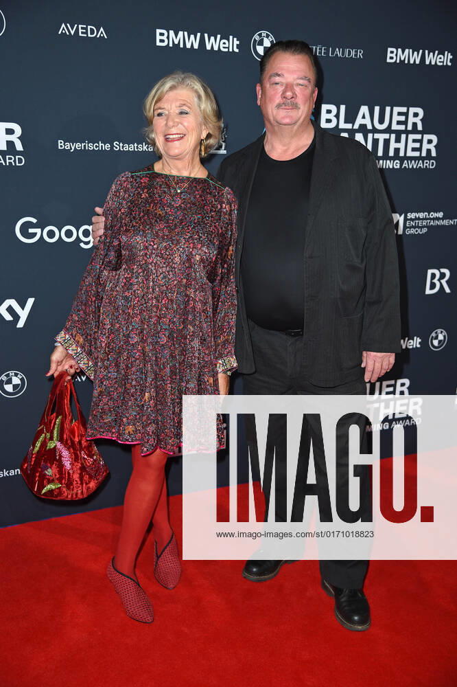 Jutta Speidel, Peter Kurth bei der Preisverleihung Blauer Panther TV & Streaming Award in der BMW-Welt in München am 19.10.2022