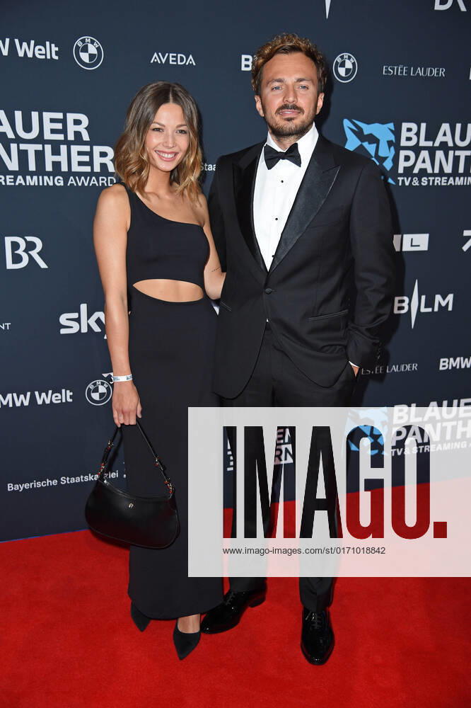 Lena Meckel, David Helmut bei der Preisverleihung Blauer Panther TV & Streaming Award in der BMW-Welt in München am 19.10.2022