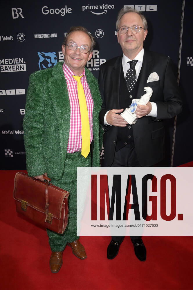 Wigald Boning und Olli Dittrich bei der Verleihung vom Blauer Panther - TV & Streaming Award 2022 in der BMW Welt. München