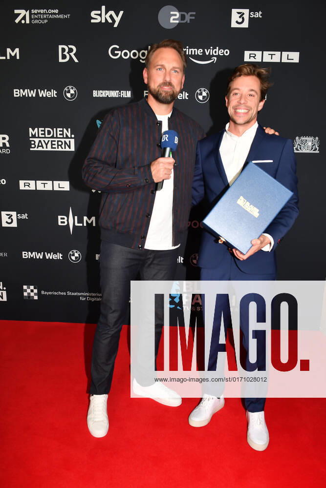 Steven Gätjen und Tobias Krell Verleihung Blauer Panther - TV & Streaming Award 2022 Ehrung, Auszeichnung, Preis BMW Welt München 19. Oktober 2022