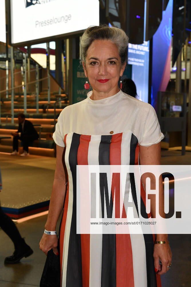 Irina Wanka Verleihung Blauer Panther - TV & Streaming Award 2022 Ehrung, Auszeichnung, Preis BMW Welt München 19. Oktober 2022