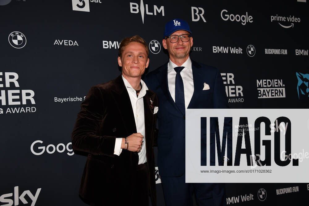 Frank Kusche, Matthias Schweighöfer Verleihung Blauer Panther - TV & Streaming Award 2022 Ehrung, Auszeichnung, Preis BMW Welt München 19. Oktober 2022