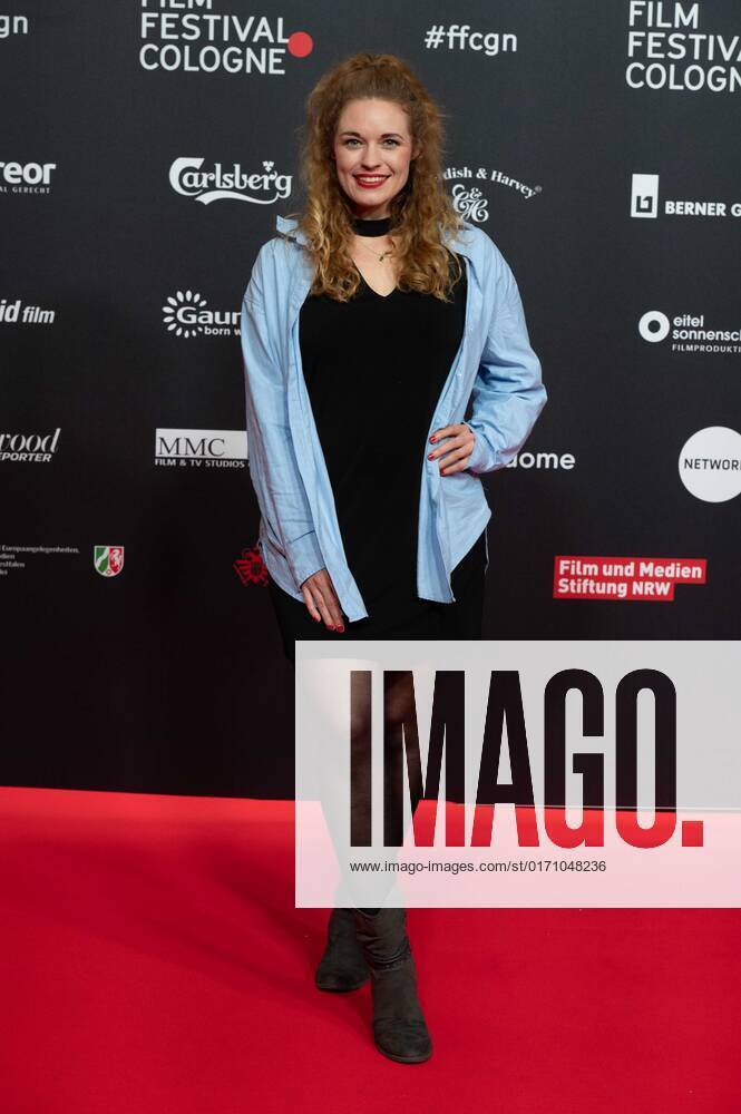 Madeleine KRAKOR, Schauspielerin, Roter Teppich, Red Carpet Show, Ankunft, arrival, Eroeffnung des Film Festival Cologne in Koeln