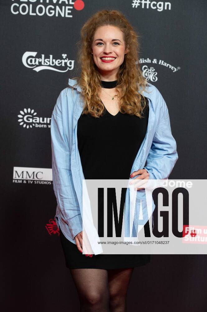 Madeleine KRAKOR, Schauspielerin, Roter Teppich, Red Carpet Show, Ankunft, arrival, Eroeffnung des Film Festival Cologne in Koeln