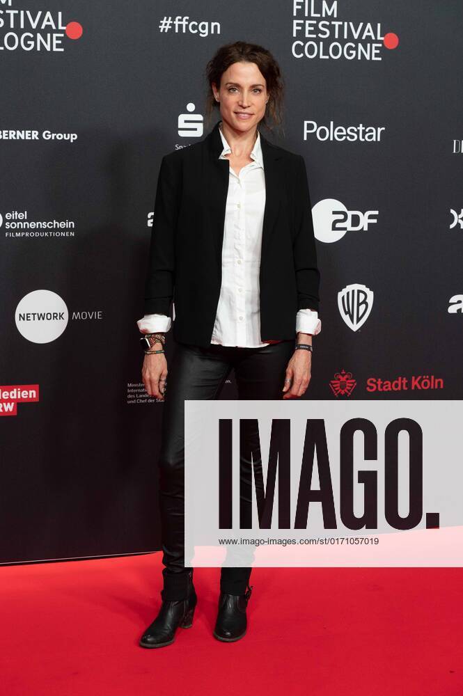 Stefanie WILPERT, Schauspielerin, Roter Teppich, Red Carpet Show, Ankunft, arrival, Eroeffnung des Film Festival Cologne in Koeln