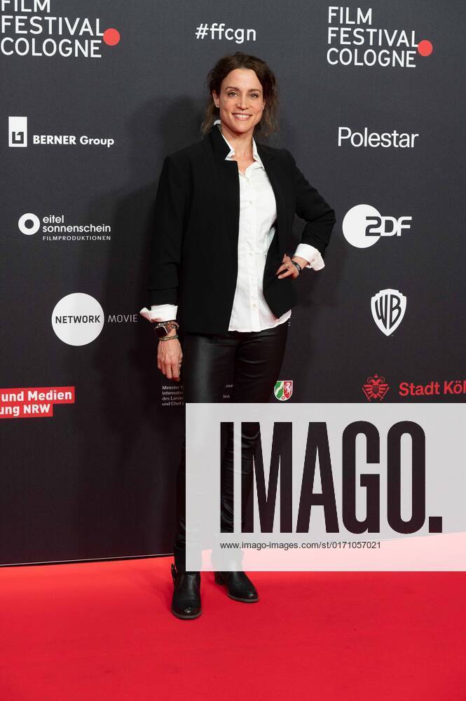 Stefanie WILPERT, Schauspielerin, Roter Teppich, Red Carpet Show, Ankunft, arrival, Eroeffnung des Film Festival Cologne in Koeln