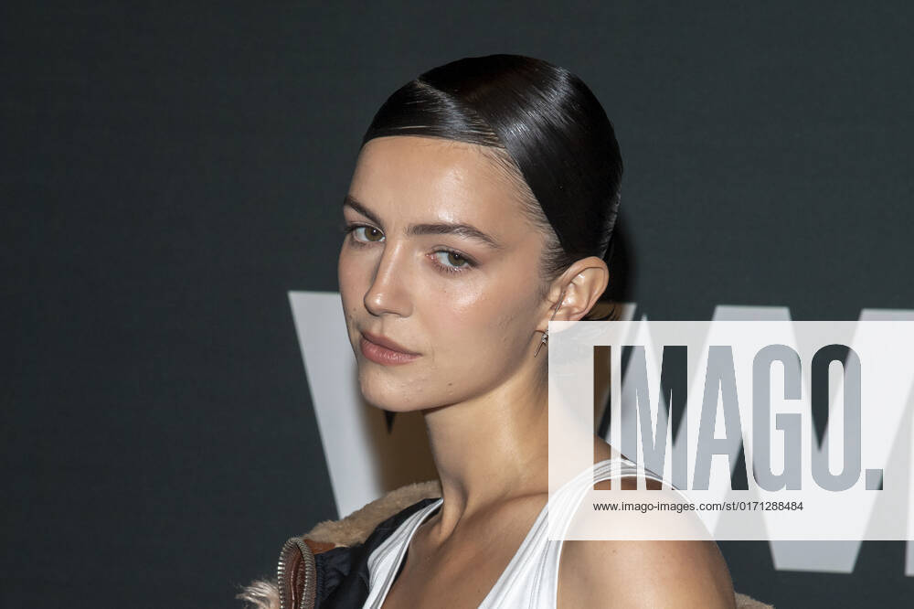 Ella Hunt attends the 2022 WWD Honors at Cipriani South Street in New York City. New York United States - ZUMAs197 20221025_zaa_s197_308