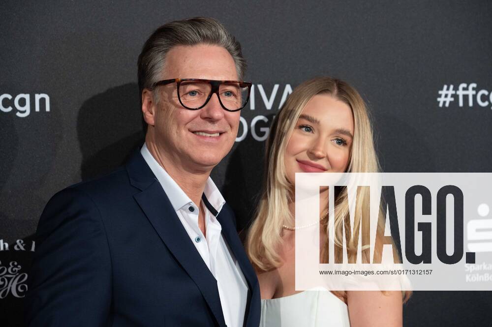 Martin ARMKNECHT, Schauspieler, mit Tochter Stella, Roter Teppich, Red Carpet Show, Ankunft, arrival, Film Festival Cologne awards in Koeln