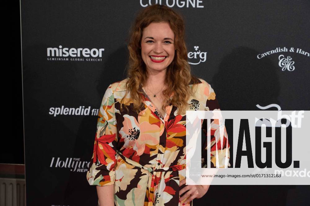 Madeleine KRAKOR, Schauspielerin, Roter Teppich, Red Carpet Show, Ankunft, arrival, Film Festival Cologne awards in Koeln