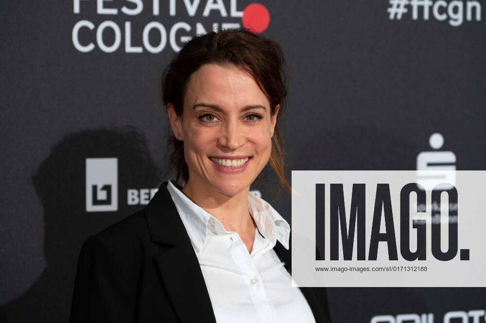 Stefanie WILPERT, Schauspielerin, Roter Teppich, Red Carpet Show, Ankunft, arrival, Film Festival Cologne awards in Koeln