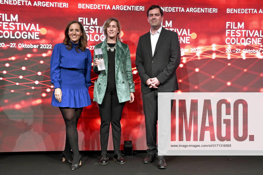 Eva Katharina Lindenau, Benedetta Argentieri und Jean-Christoph Caron bei der Verleihung der Film Festival Cologne Awards auf dem 32. Film Festival Cologne 2022 im E-Werk. Köln