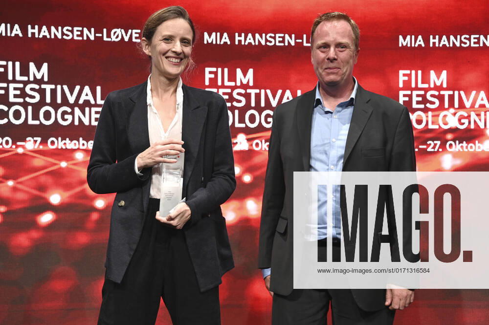 Mia Hansen-Löve und Scott Roxborough bei der Verleihung der Film Festival Cologne Awards auf dem 32. Film Festival Cologne 2022 im E-Werk. Köln