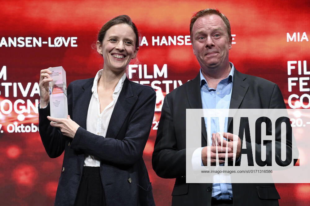 Mia Hansen-Löve und Scott Roxborough bei der Verleihung der Film Festival Cologne Awards auf dem 32. Film Festival Cologne 2022 im E-Werk. Köln