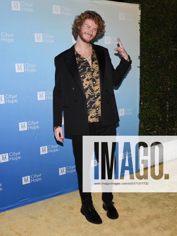 Los Angeles, California - Yung Gravy. City Of Hope s 2022 Spirit Of Life Gala. Photo Credit: Billy Bennight AdMediaSeries The White Lotus . 285508 2022-10-27 California West Hollywood