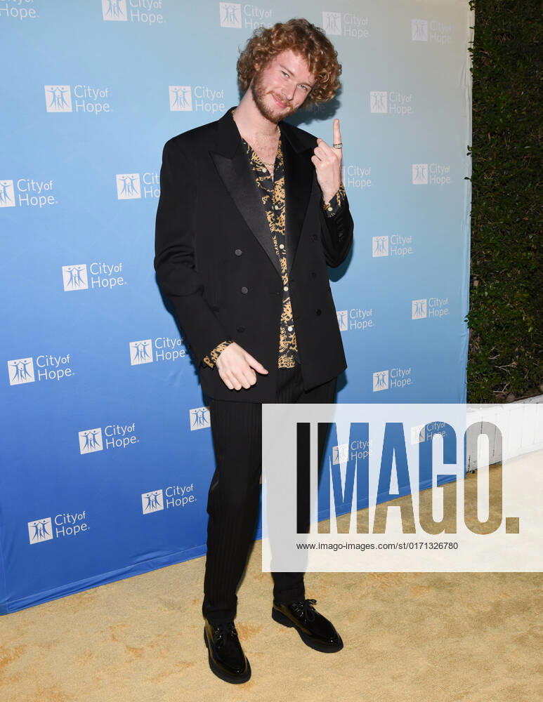 Los Angeles, California - Yung Gravy. City Of Hope s 2022 Spirit Of Life Gala. Photo Credit: Billy Bennight AdMedia 285508 2022-10-27 California Wesollywood