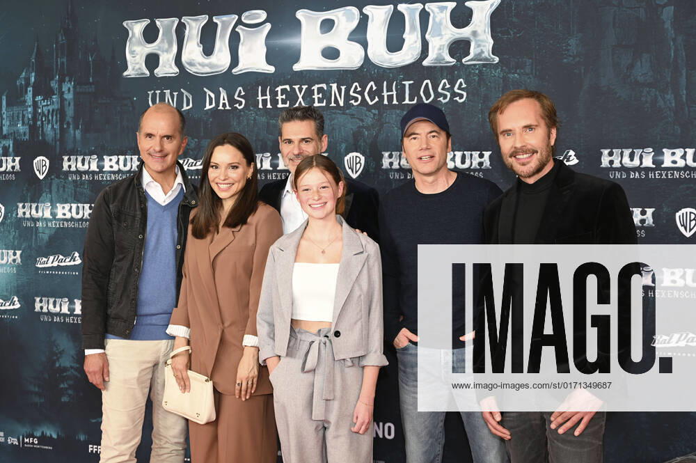 Christoph Maria Herbst, Mina Tander, Rick Kavanian, Nelly Hoffmann, Michael Bully Herbig und Sebastian Niemann bei der Premiere des Kinofilms Hui Buh und das Hexenschloss im Mathäser Filmpalast. München, 30.10..2022