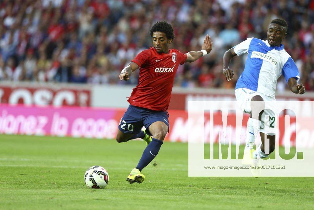 Ryan Mendes (Lille) vs Nathan Sinkala (Grasshopper Zurich) FOOTBALL : OSC Lille vs Grasshopper Club Zürich - Champions League, third qualifying round - 05 08 2014 GwendolineLeGoff