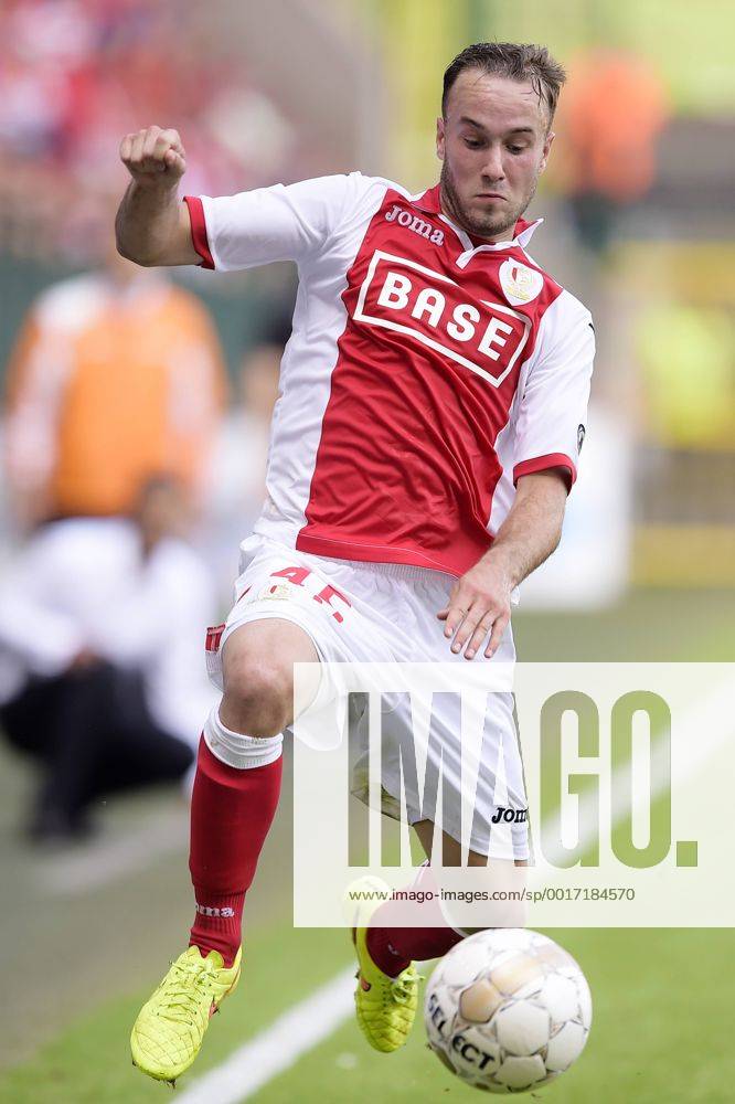 20140810 - LIEGE, BELGIUM: Standard d Francois Marquet pictured in action during the Jupiler Pro League match between Standard de Liege and AA Gent, in Liege, Sunday 10 August 2014, on the third day of the Belgian soccer championship. YORICKxJANSENS 04275146