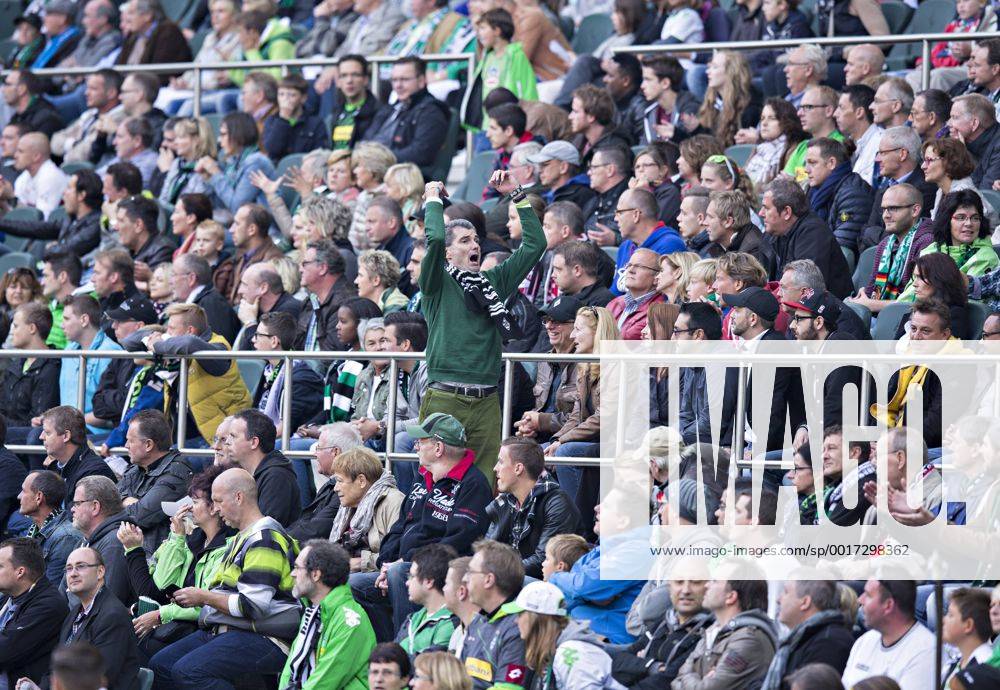 Mönchengladbach, 24.08.2014, Borussia Park Borussia Fan freut sich Borussia Mönchengladbach