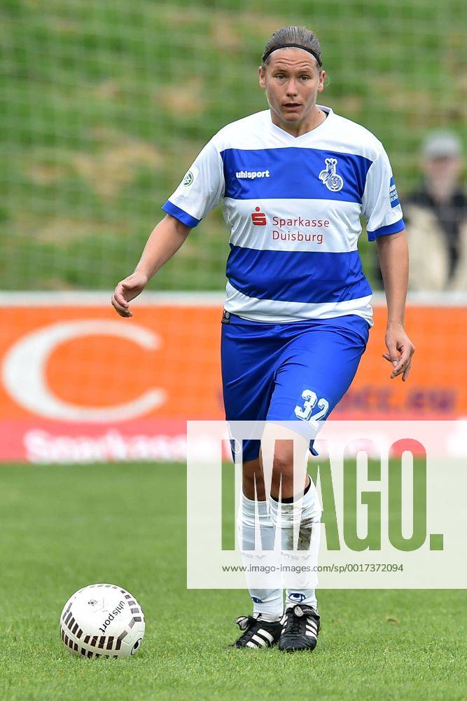 Fußball Allianz Frauen-Bundesliga 1. Spieltag MSV Duisburg - SGS Essen am 31.08.2014 im PCC-Stadion in Duisburg Barbara Müller ( Duisburg )