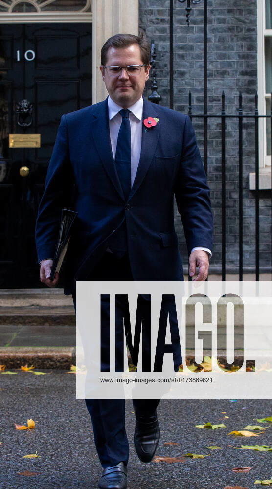 Minister for Immigration ROBERT JENRICK is seen outside 10 Downing Street as cabinet meet. London United Kingdom - ZUMAs262 20221101_zip_s262_154