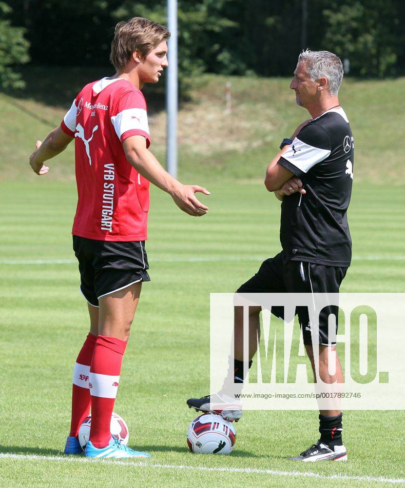 VfB Stuttgart II 19.06.2013, Fussball, 3.Liga, VfB Stuttgart II, Training: v.l. Marko Maletic, Jürgen Kramny (Trainer).