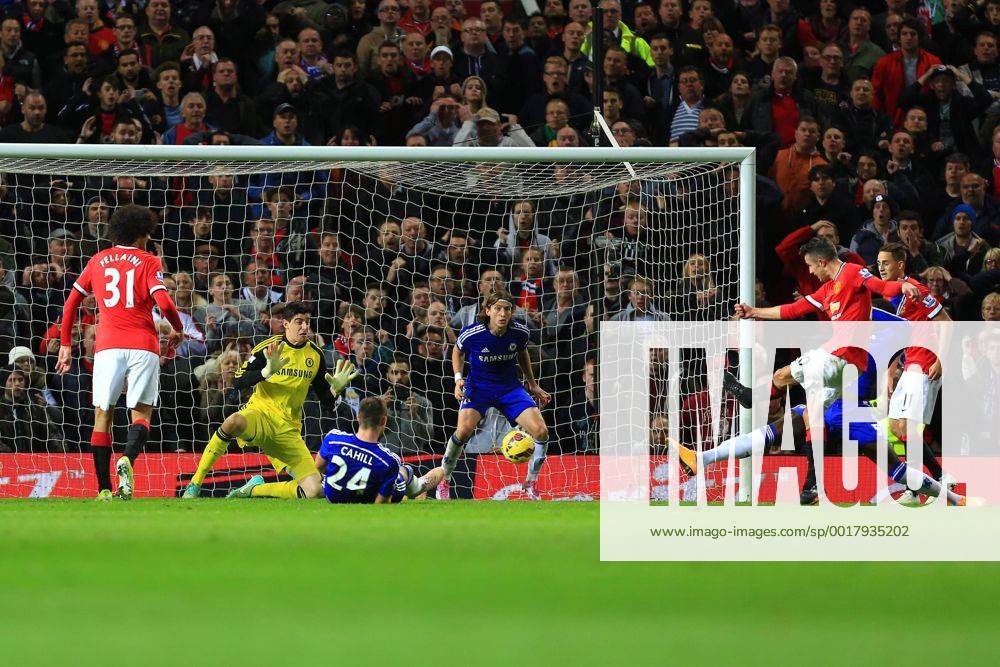Robin van Persie of Manchester United scores in injury time to level it at 1-1 - Manchester United vs. Chelsea - Barclay s Premier League - Old Trafford - Manchester - 26 10 2014 Pic Philip Oldham Sportimage .