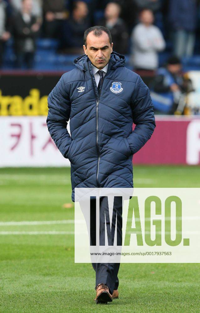 Roberto Martinez manager of Everton - Barclays Premier League - Burnley vs Everton - Turf Moor Stadium - Burnley - England - 26th October 2014 - Picture SimonBellis Sportimage .