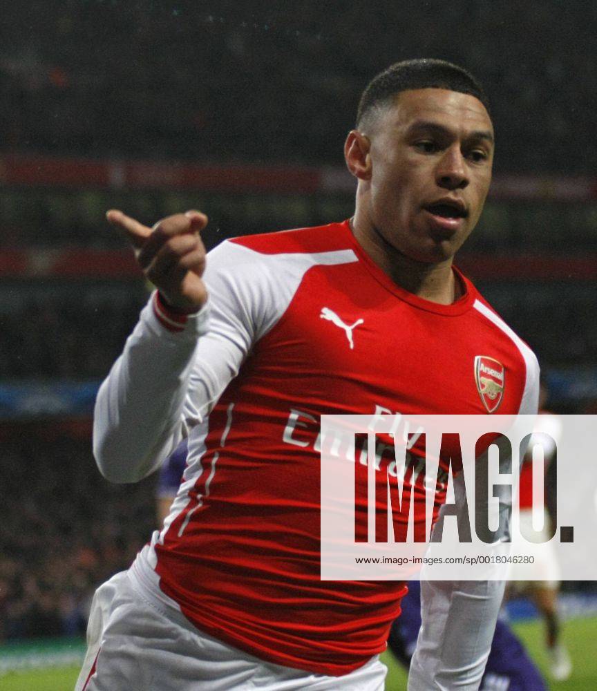 Arsenal s Alex Oxlade-Chamberlain celebrates scoring a goal during the Champions League Arsenal FC London - RSC Anderlecht - ZUMAcs12