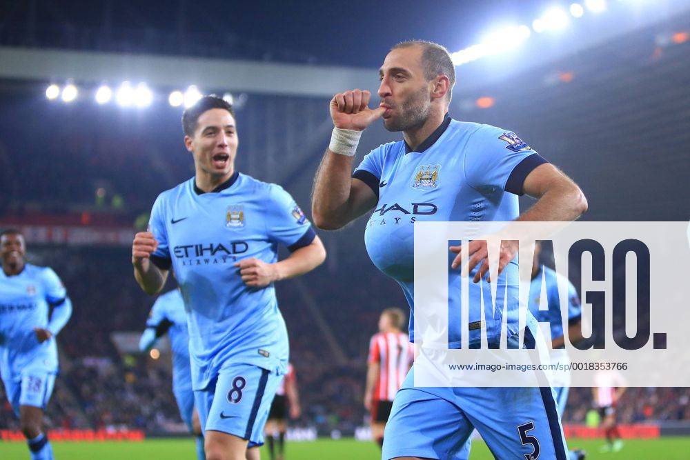 Aktuell Fußball, England, Premier League, FC Sunderland - Manchester City Pablo Zabaleta of Manchester City celebrates scoring his sides third goal - Sunderland vs. Manchester City - Barclay s Premier League - Stadium of Light - Sunderland - 03 12 2014 Pic Philip Oldham Sportimage .