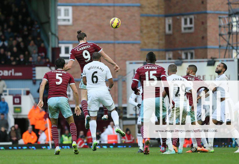 West Ham s Andy Carroll celebrates scoring his sides second goal Barclays Premier League- West Ham United vs Swansea City - Upton Park - England - 7th December 2014 - Picture David Klein Sportimage .