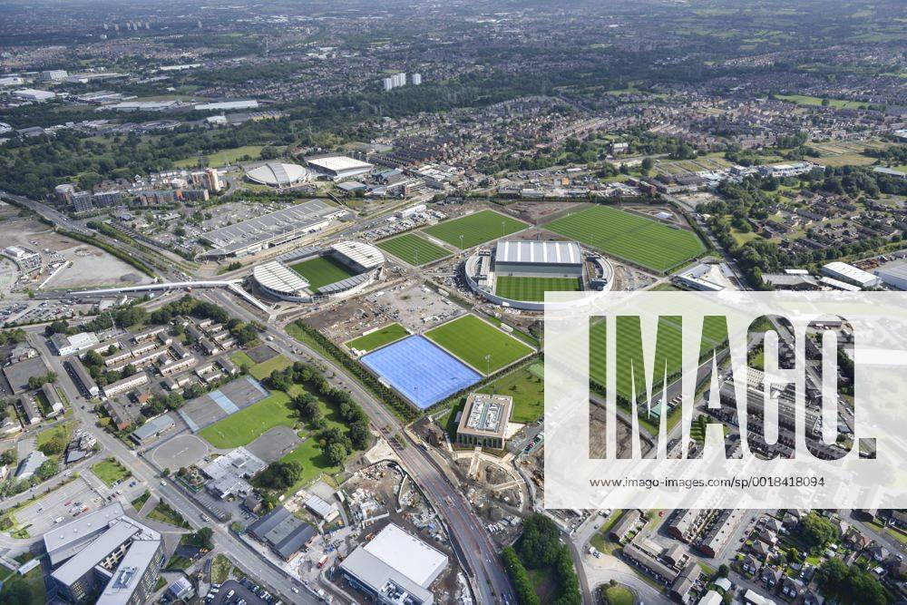 Aktuell Fußball, England, Premier League, Manchester City eröffnet Fußball-Akademie Aerial view of the newly opened City Football Academy - Launch of the the City Football Academy - Etihad Campus - Manchester - England - 8th December 2014 - Picture Pool Sportimage .