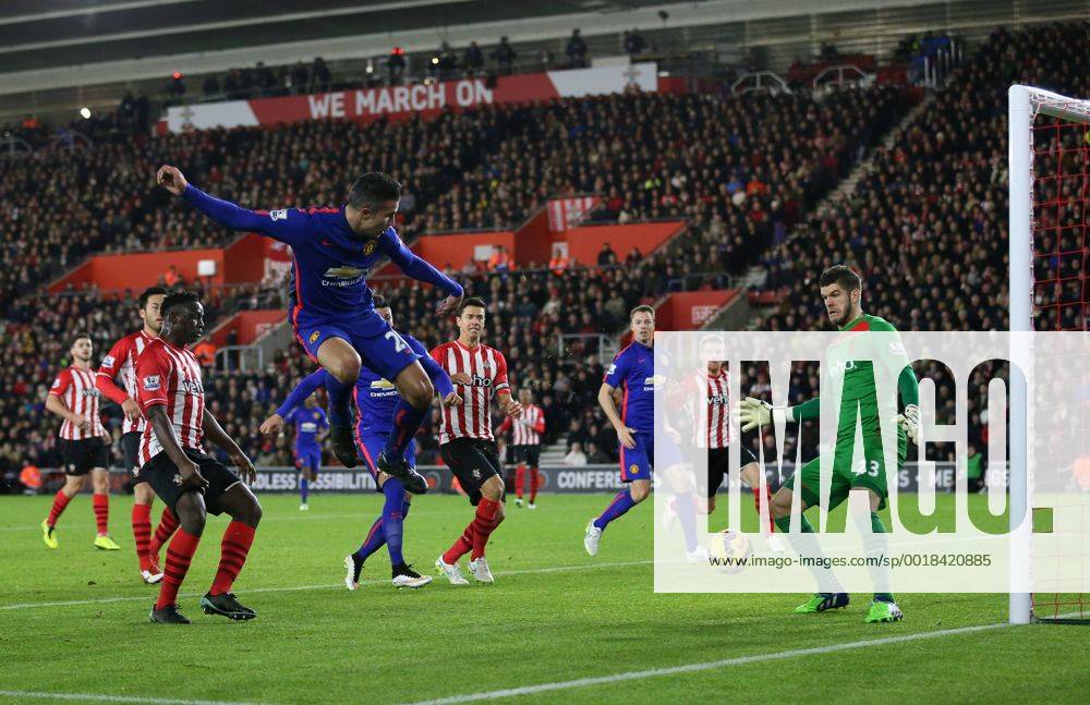 Manchester United ManU s Robin Van Persie scoring his sides second goal Barclays Premier League- Southampton vs Manchester United - St Mary s Stadium - England - 8th December 2014 - Picture David Klein Sportimage .